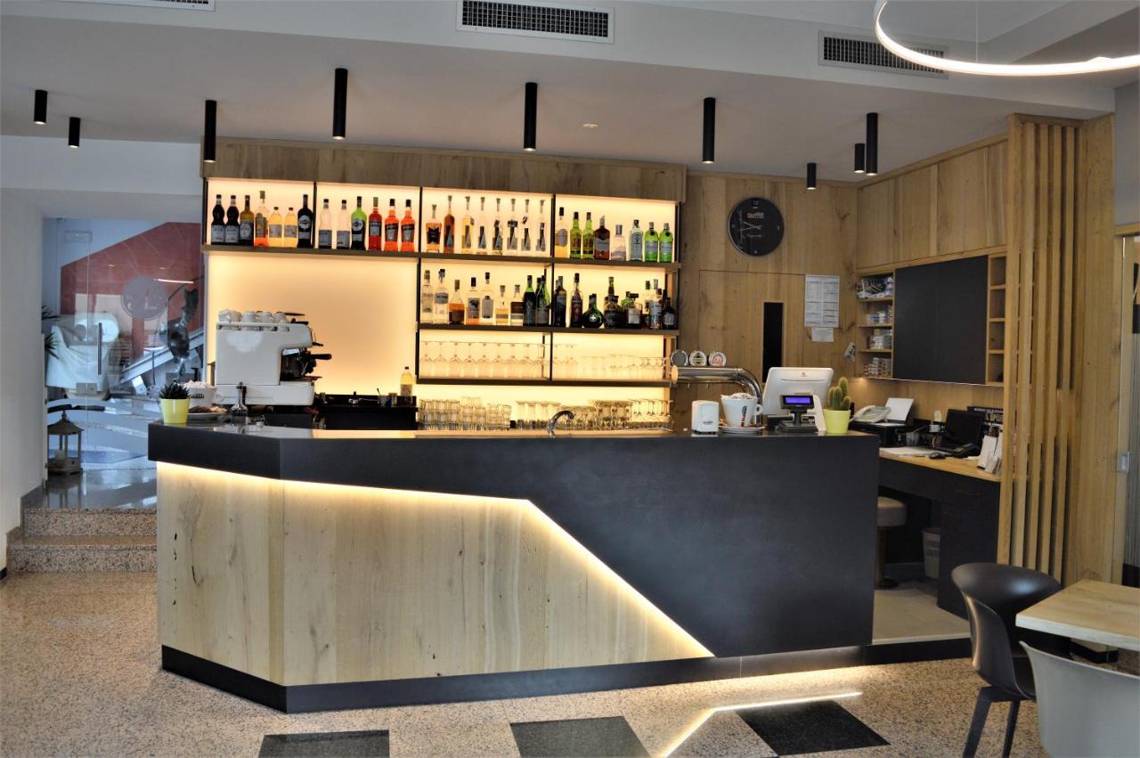 Albergo Ristorante Da Neni Мори Экстерьер фото